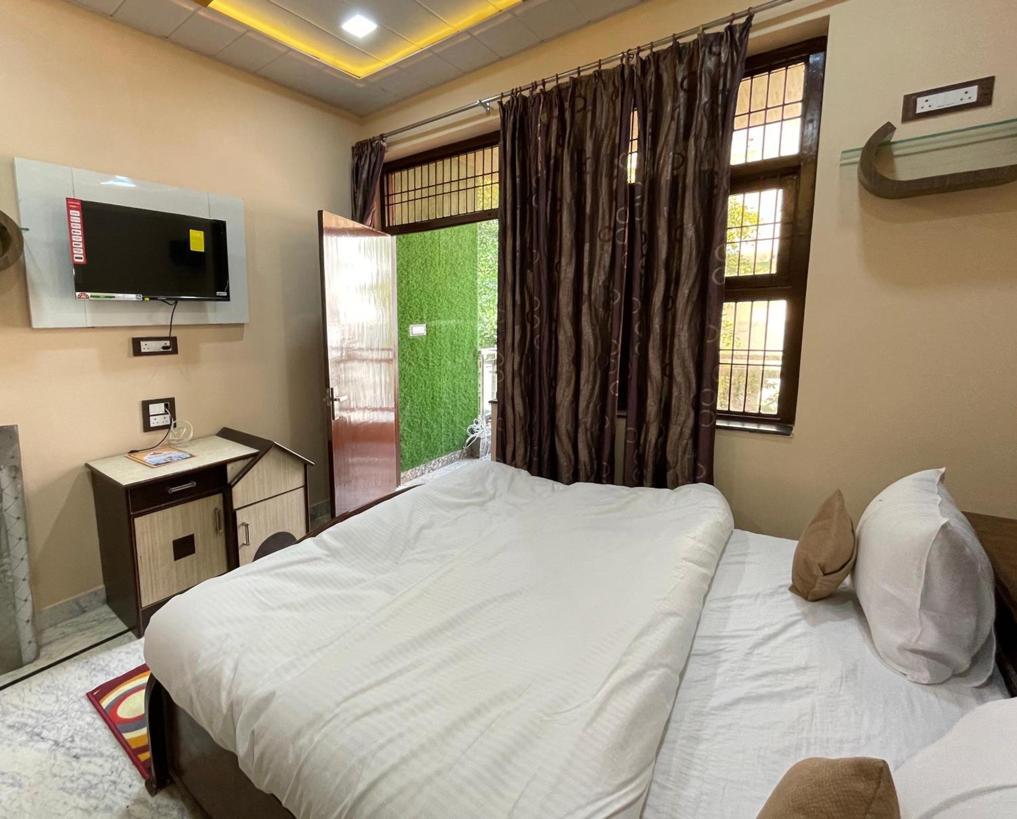 The Marigold Bliss Apartman Agra Kültér fotó